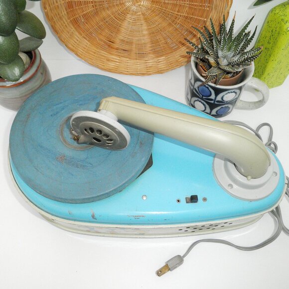 Vintage 1940s Spears Electric Phonograph Children's Metal Litho Record Player - Picture 9 of 11